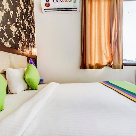 Hotel Blossom Rooms - Fully Ac Tājganj Exterior foto