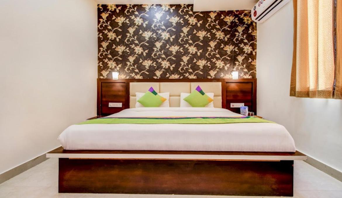 Hotel Blossom Rooms - Fully Ac Tājganj Exterior foto